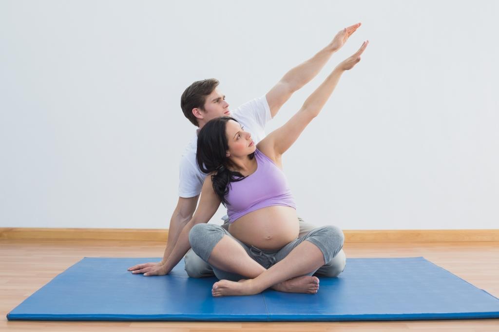 Pregnancy Yoga Vector Art PNG, Pregnancy Yoga Couple Parents Meditation,  Preparing, Vector, Maternity PNG Image For Free Download