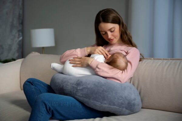 Some common breastfeeding mistakes every mother should avoid