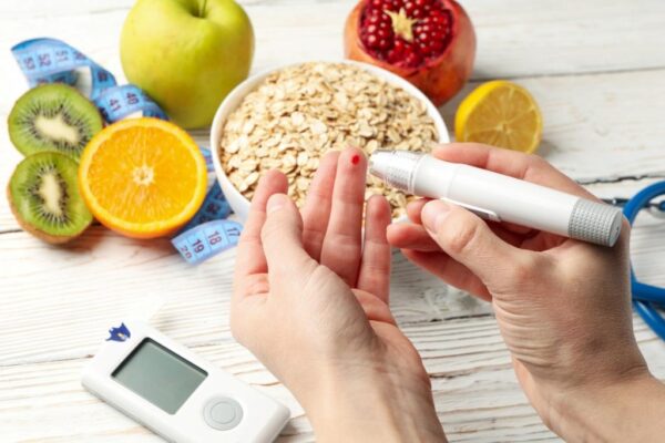 Diabetes and Delights: Expert Tips for Managing Diabetes During the Festive Season