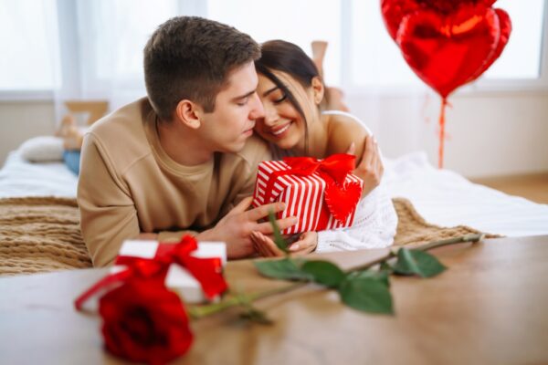 Valentine Gifting  | Legend Amrapali, GAP, ECCO